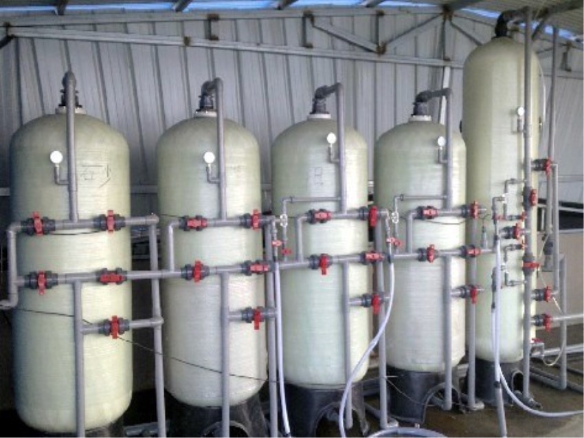 8噸每小時(shí)5塔過濾純水機(jī)/離子交換+混床系統(tǒng)/混床超純水機(jī)